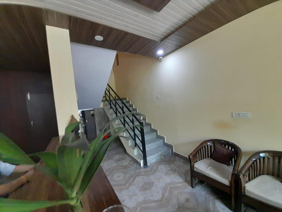 Hotel Krishna Rishīkesh Extérieur photo