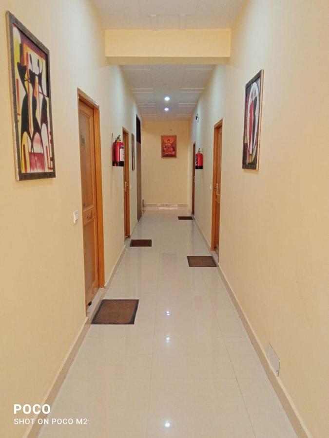Hotel Krishna Rishīkesh Extérieur photo