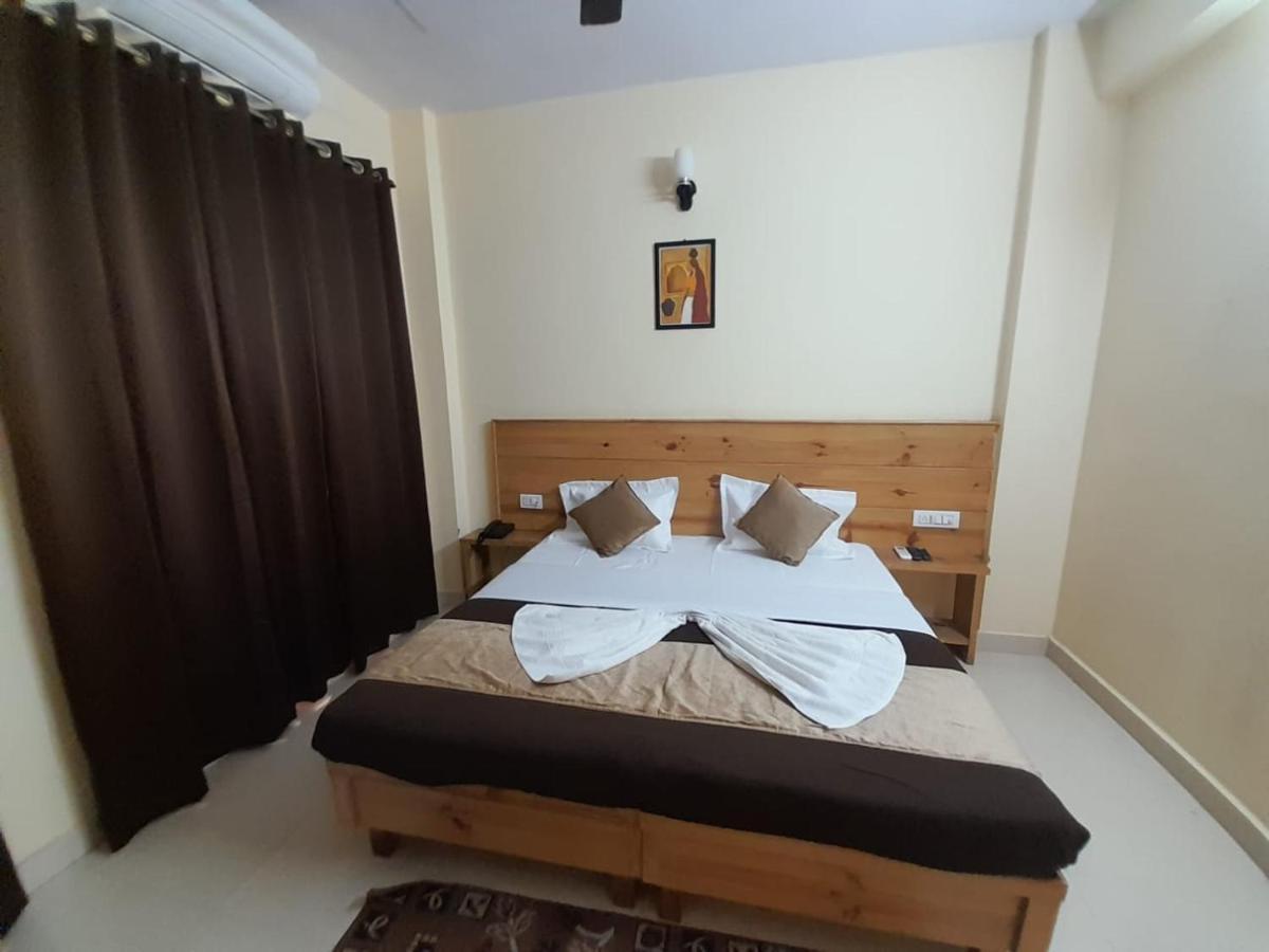 Hotel Krishna Rishīkesh Extérieur photo
