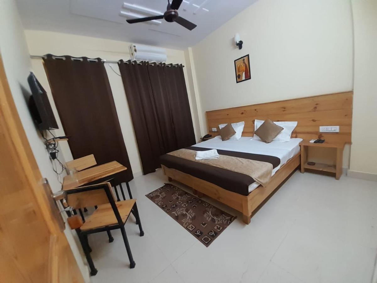 Hotel Krishna Rishīkesh Extérieur photo