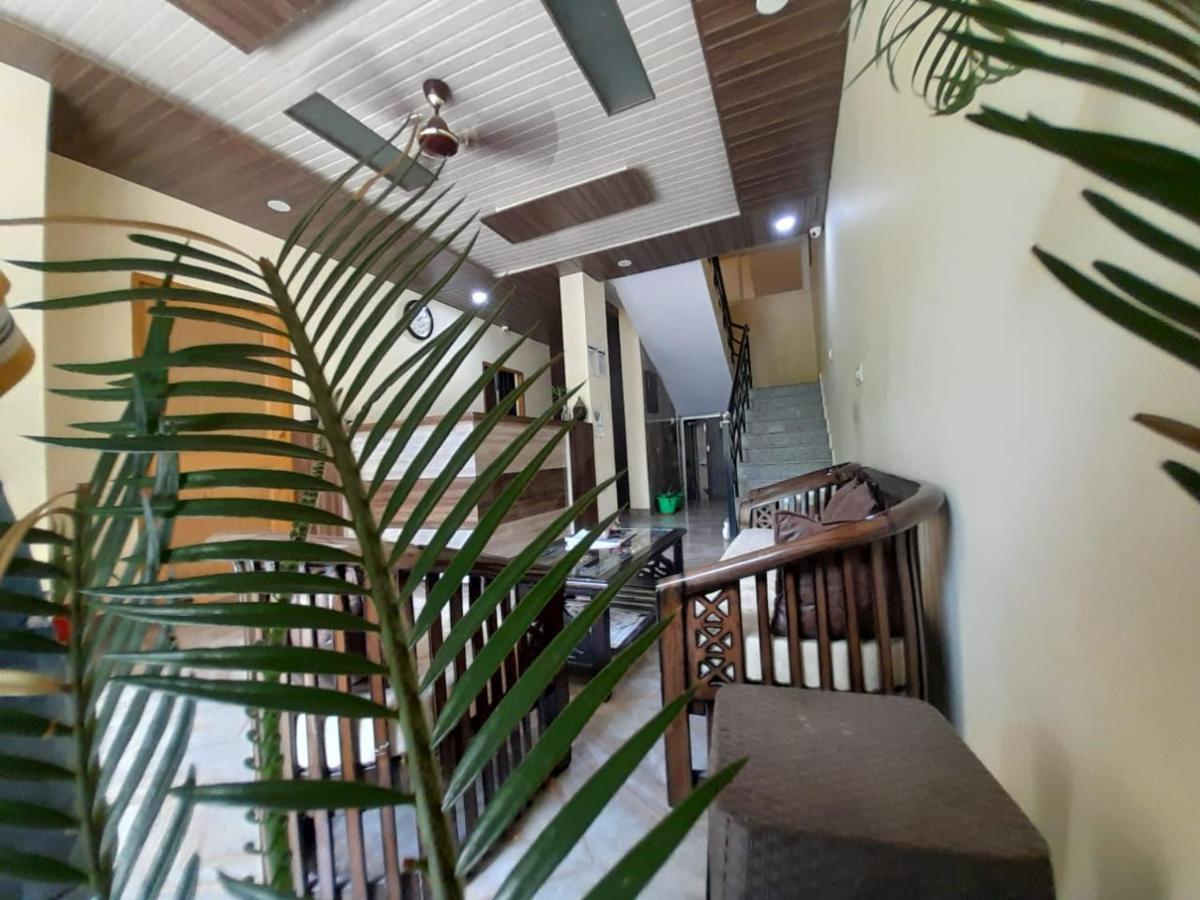 Hotel Krishna Rishīkesh Extérieur photo