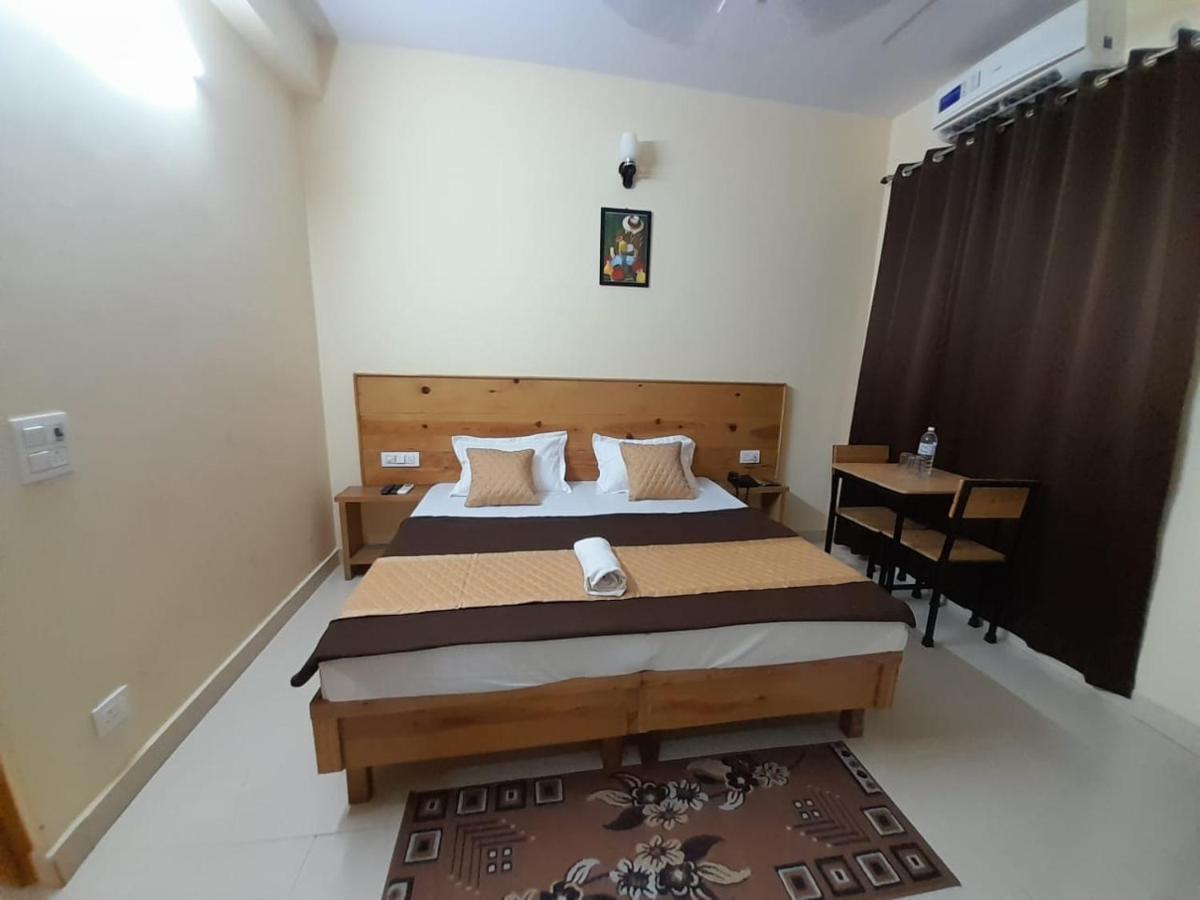 Hotel Krishna Rishīkesh Extérieur photo
