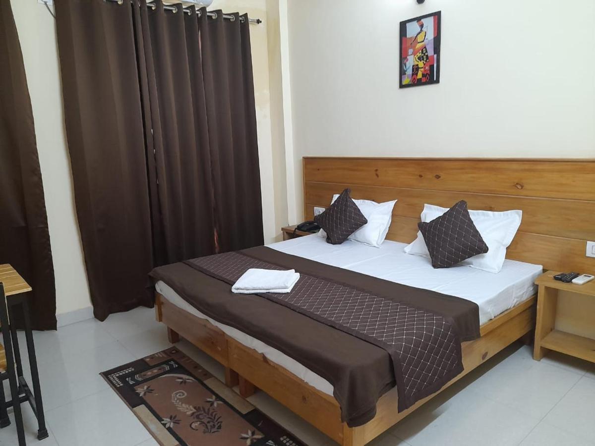 Hotel Krishna Rishīkesh Extérieur photo