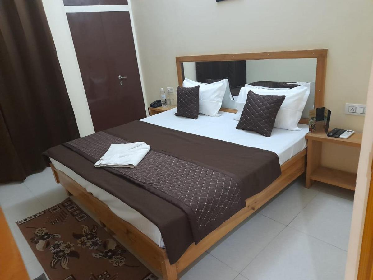 Hotel Krishna Rishīkesh Extérieur photo