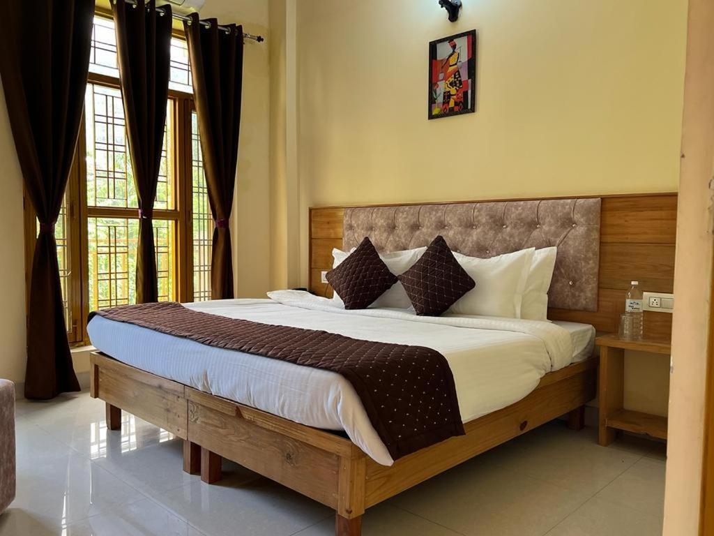 Hotel Krishna Rishīkesh Extérieur photo