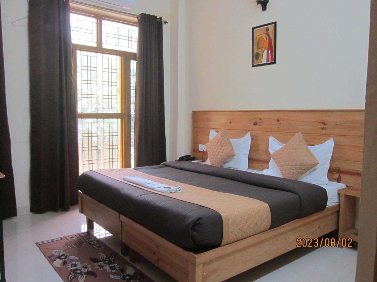 Hotel Krishna Rishīkesh Extérieur photo